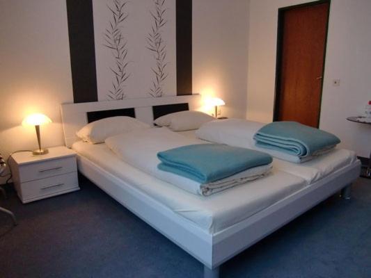 Hotel Restaurant Albrechts Stadland Екстер'єр фото